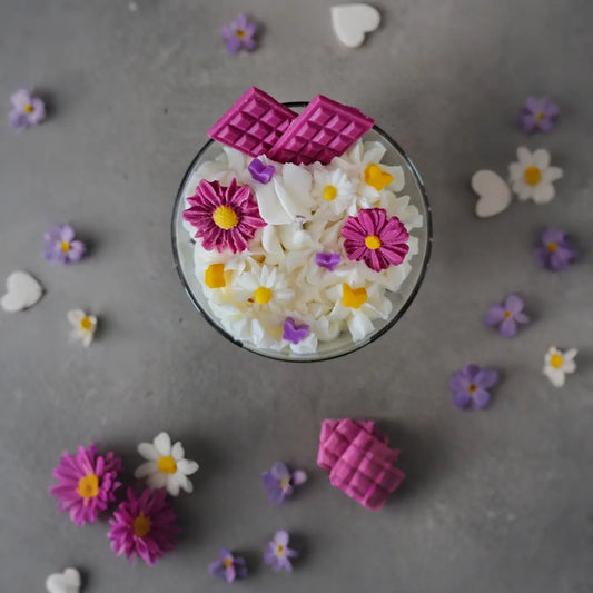 Luxe geurkaars met kersenbloesemversiering - originele cadeautip