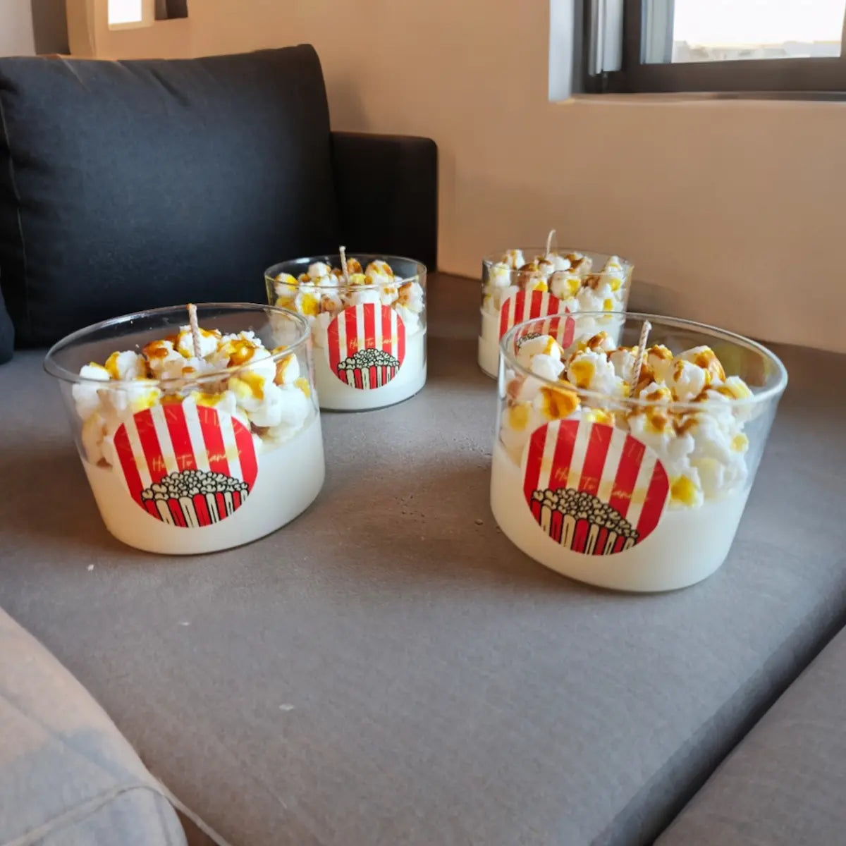 Popcorn geurkaars met bioscooplook perfect voor een sfeervolle avond