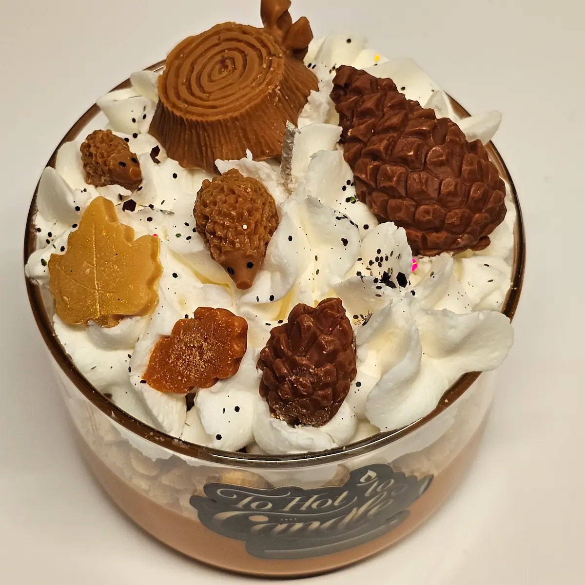 Luxe herfst geurkaars in glas met koekjesdecoratie - ToHotToCandle®