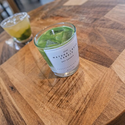  Matcha geurkaars op tafel in horeca sfeer