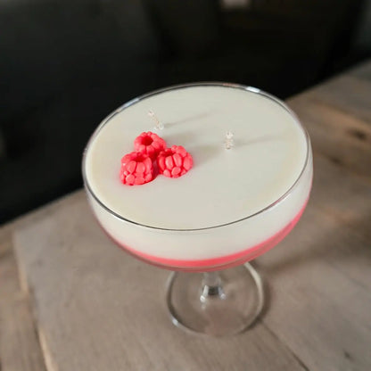clover-club-geurkaars-cocktailglas-framboos-bovenaanzicht