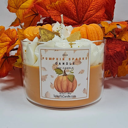 Pumpkin Sparks Geurkaars in herfstinterieur met bladeren en warme tinten