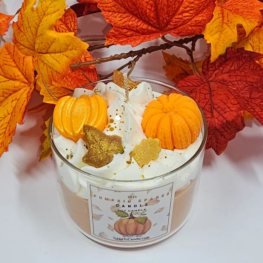 Pumpkin Sparks Geurkaars, warme pompoen en sandelhout geur in amberkleurig glas